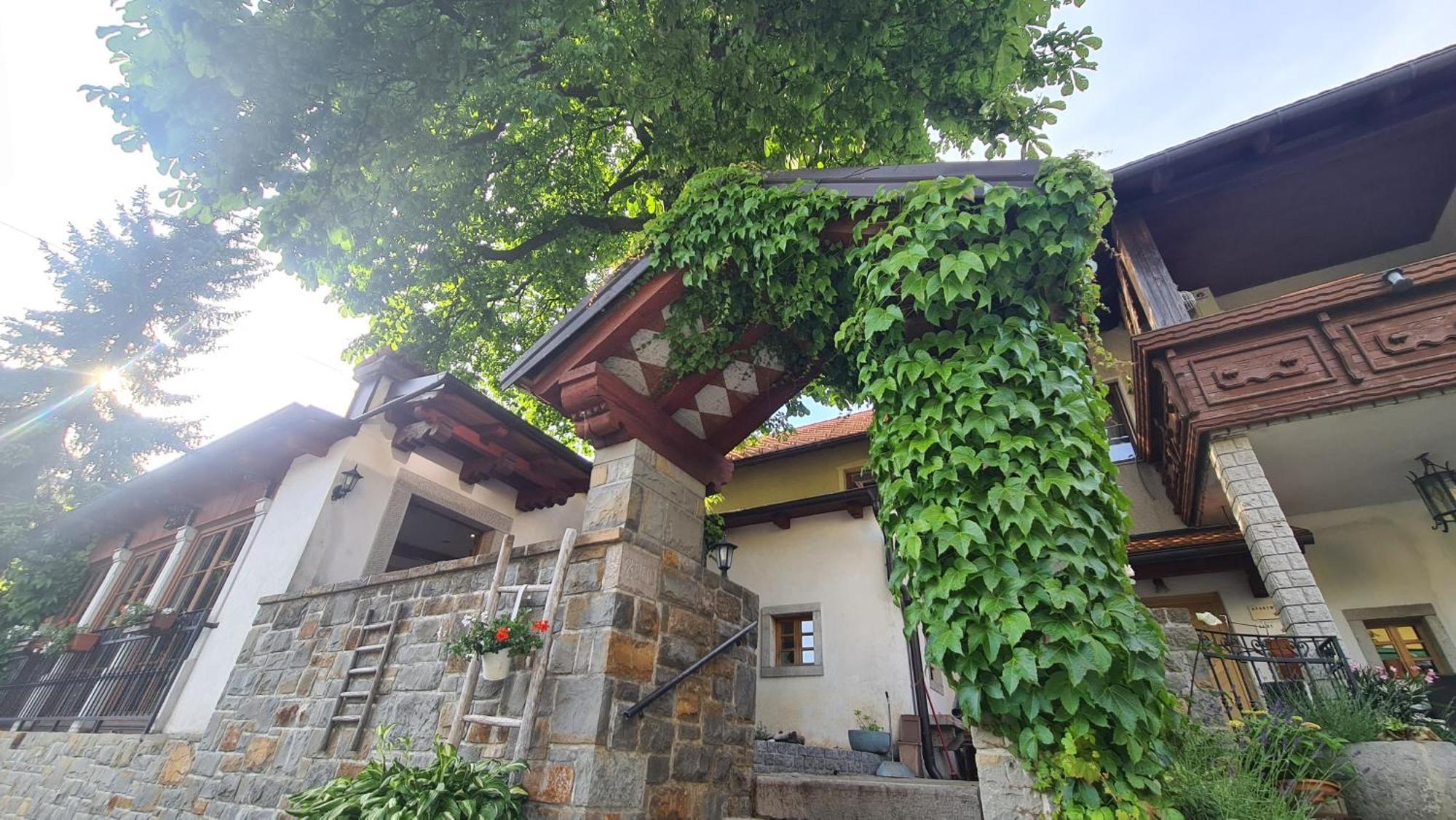 Brne Rooms Postojna Exterior photo
